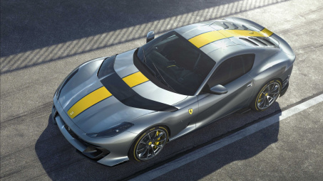 Ferrari sẽ trình làng siêu xe động cơ V12 mới trong tháng 5