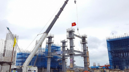 Lắp đặt kết cấu lò hơi số 1 dự án Nhiệt điện Vân Phong 1