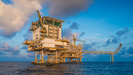 Giá dầu thô giảm nhẹ, Hoa Kỳ tăng sức ép buộc Ả-rập Xê-út nâng sản lượng khai thác