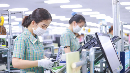 Các nhân tố ảnh hưởng tới tổ chức kế toán quản trị trong doanh nghiệp sản xuất