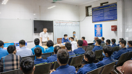 Than Thống Nhất: Tặng quà phân xưởng xuất sắc, vượt khó Tháng Công nhân, Tháng hành động về AT-VSLĐ năm 2021