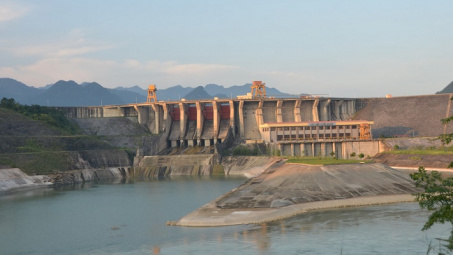 Cán bộ công nhân viên ngành Điện học tập, làm theo lời Bác:  Đoàn kết, thi đua, tiết kiệm