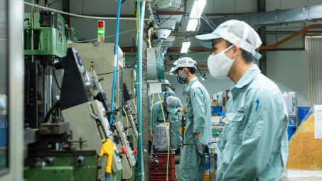 Đẩy nhanh tiến độ hoàn thiện Bản đồ chung sống an toàn với Covid-19 về công nghiệp, thương mại