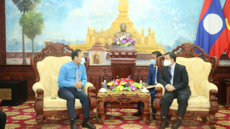 Công đoàn Công Thương Việt Nam hỗ trợ Công đoàn Lào chống dịch Covid