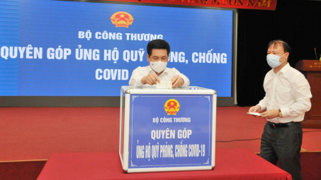 Bộ Công Thương quyên góp ủng hộ Quỹ phòng chống Covid-19