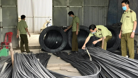 Quản lý thị trường tăng cường kiểm tra giá mặt hàng thép xây dựng