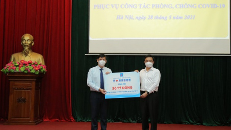 Petrovietnam trao ủng hộ 50 tỉ đồng cho Quỹ vắc-xin phòng Covid-19