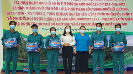 EVNHCMC đồng hành với Liên đoàn lao động TPHCM chăm lo cho đoàn viên khó khăn