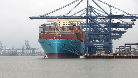 Khủng hoảng container rỗng có thể kéo dài đến cuối năm nay, giá container mới tăng vọt