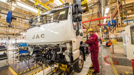 Trung Quốc: Phục hồi kinh tế đạt đỉnh, xuất hiện dấu hiệu giảm tốc