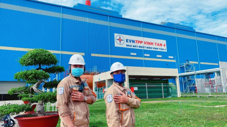 Tự hào logo “EVNTPP VINH TAN 4” bên ngực áo