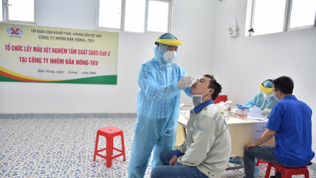 Triển khai xét nghiệm SARS-CoV-2 cho người lao động tại Công ty Nhôm Đắk Nông - TKV
