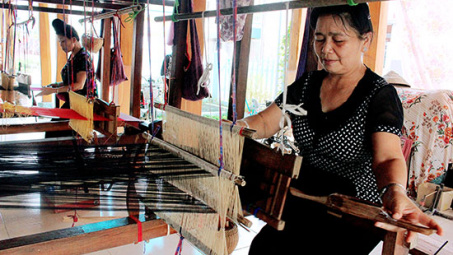Người hồi sinh nghề dệt thổ cẩm