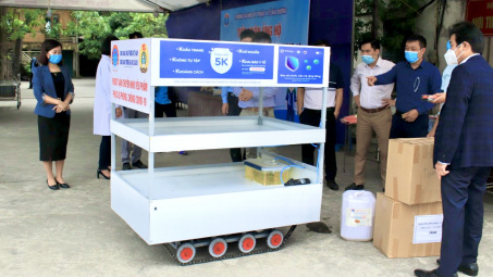 Chế tạo Robot vận chuyển nhu yếu phẩm phục vụ phòng, chống dịch Covid-19