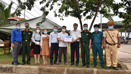 Nhôm Đắk Nông: Hỗ trợ huyện Đắk R’lấp 50 triệu đồng, phục vụ phòng chống dịch