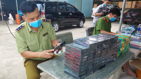 Bắt giữ trên 7.500 điện thoại di động có dấu hiệu nhập lậu