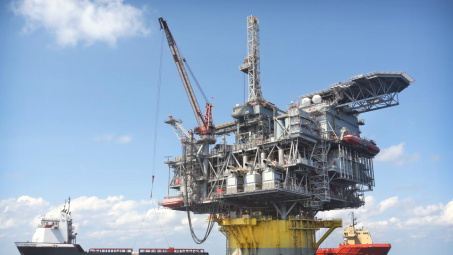 Giá dầu thô chạm mức cao nhất trong vòng 2 năm, thị trường lao động Hoa Kỳ hồi phục tích cực