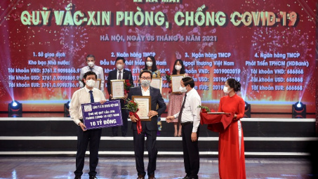 Toyota Việt Nam ủng hộ 10 tỷ đồng cho Quỹ Vắc - xin phòng COVID - 19