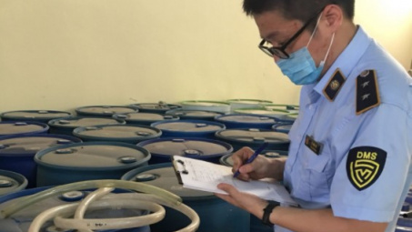 Thanh Hóa: Kiểm tra cơ sở sản xuất phụ gia bảo vệ động cơ xe máy có dấu hiệu giả mạo xuất xứ