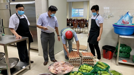 Nhiệt điện Vĩnh Tân 4: Tăng cường công tác vệ sinh an toàn thực phẩm tại bếp ăn