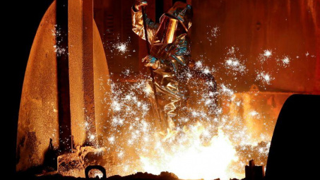 Giá quặng sắt Châu Á giảm sốc 10%, Trung Quốc đẩy mạnh kiểm soát sản lượng thép