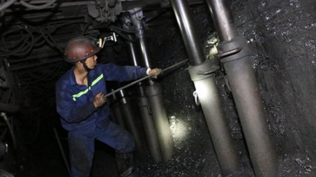 Ca làm việc của người lao động trong hầm lò không quá 9,5 giờ/ngày