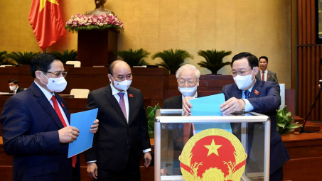 Quốc hội thông qua các nghị quyết về phê chuẩn việc bổ nhiệm các thành viên Chính phủ