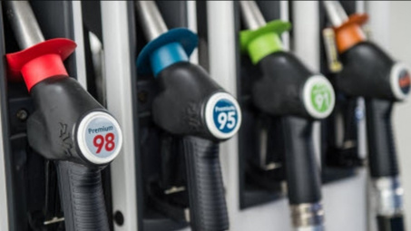 Canada nối tiếp danh sách các quốc gia cấm bán ô tô chạy bằng xăng, dầu mới từ năm 2035