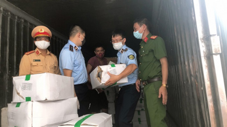 Hà Nội thu giữ số lượng lớn nội tạng động vật đông lạnh không rõ nguồn gốc