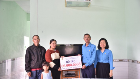 Công ty Nhôm Đắk Nông hỗ trợ xây dựng nhà “Mái ấm công đoàn” năm 2021