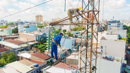 EVNHCMC nỗ lực hoàn thành các công trình điện trong mùa dịch COVID-19