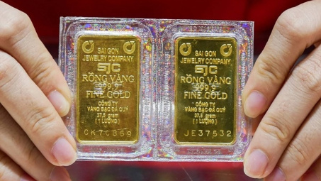 Thị trường vàng biến động quanh ngưỡng tâm lý 1.800 USD/ounce