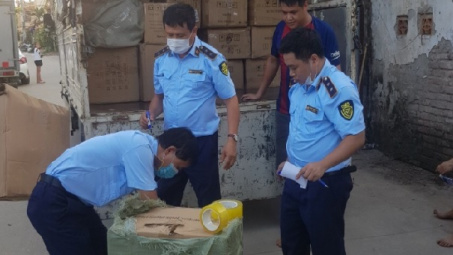 Lực lượng chức năng Hà Nội vừa thu giữ 4 tấn sản phẩm hoá chất và phụ kiện làm tóc nhập lậu