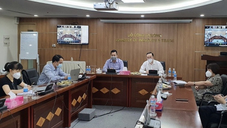 Sớm tạo “luồng xanh” để tháo gỡ vướng mắc trong sản xuất, lưu thông và xuất khẩu gạo