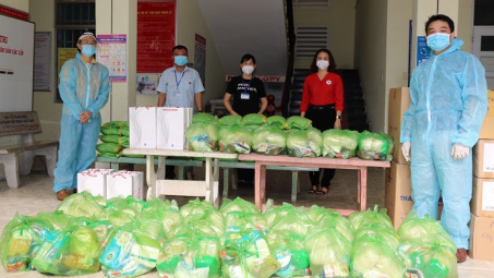 Công ty Dịch vụ Khí gửi 250 phần quà hỗ trợ đồng bào chống dịch