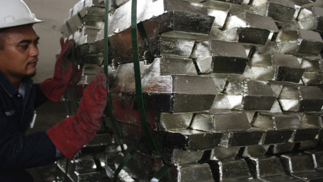 Giá kim loại thiếc chạm mức cao nhất mọi thời đại, tăng 68% từ đầu năm đến nay