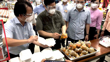 Thủ tướng Phạm Minh Chính đánh giá cao công tác chuẩn bị hàng hóa của Saigon Co.op trong cao điểm dịch Covid-19