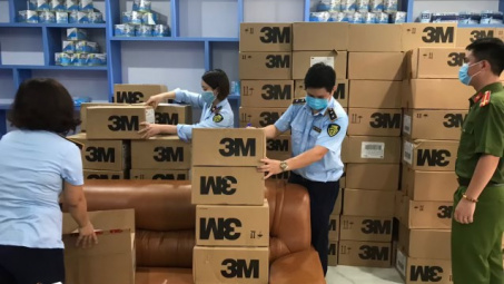 Thu giữ trên 17.000 khẩu trang 3M giả mạo nhãn hiệu