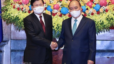 Chủ tịch nước Nguyễn Xuân Phúc lên đường thăm chính thức CHDCND Lào