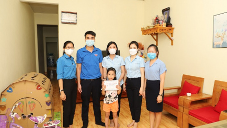 Công ty Môi trường - TKV khen thưởng cho 379 học sinh giỏi năm học 2021-2021