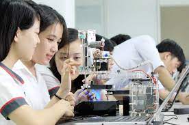 Thực trạng và giải pháp hoàn thiện phương pháp giảng dạy, nghiên cứu khoa học tại các trường đại học