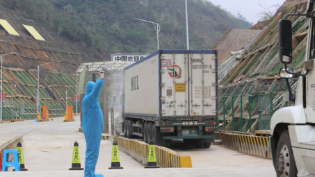 Trung Quốc tạm dừng nhập khẩu thanh long Việt Nam tại điểm xuất hàng Km3+4