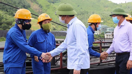 TKV luôn đồng hành cùng Quảng Ninh phòng chống dịch và phát triển kinh tế