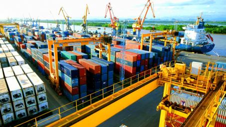Tháng 8-2021, tổng giá trị xuất nhập khẩu hàng hóa của Việt Nam đạt gần 430 tỷ USD