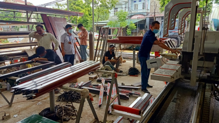 Vĩnh Phúc: Nghiệm thu đề án “Hỗ trợ kinh phí đầu tư máy móc thiết bị tiên tiến trong sản xuất cửa nhôm”