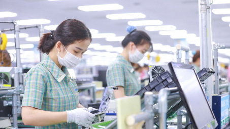 Kinh tế Việt Nam sẽ phục hồi nếu đại dịch được kiểm soát vào cuối năm nay