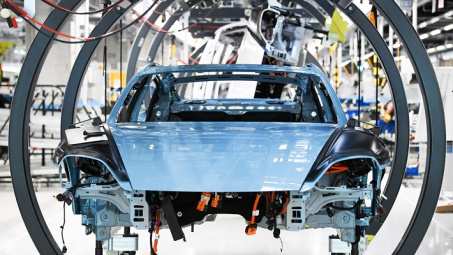 Khủng hoảng chip khiến ngành công nghiệp ô tô thiệt hại hàng trăm tỷ USD