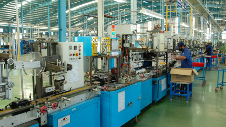 Khó khăn kép do giãn cách kéo dài, doanh nghiệp sản xuất cần “trợ sức”