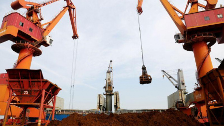 Giá quặng sắt chạm đỉnh cao nhất 4 tháng trở lại đây