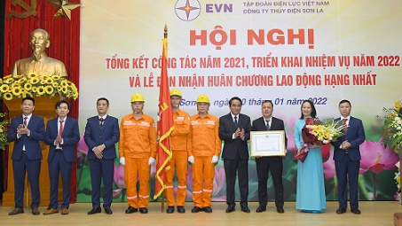 Công ty Thủy điện Sơn La đón nhận Huân chương Lao động hạng Nhất